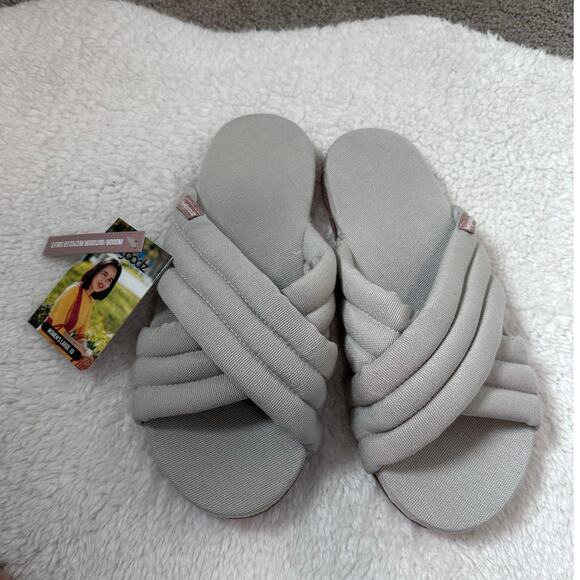 New feelgoodz capetown quilted cross-stap indoor/outdoor Slippers Size Large - Picture 1 of 3